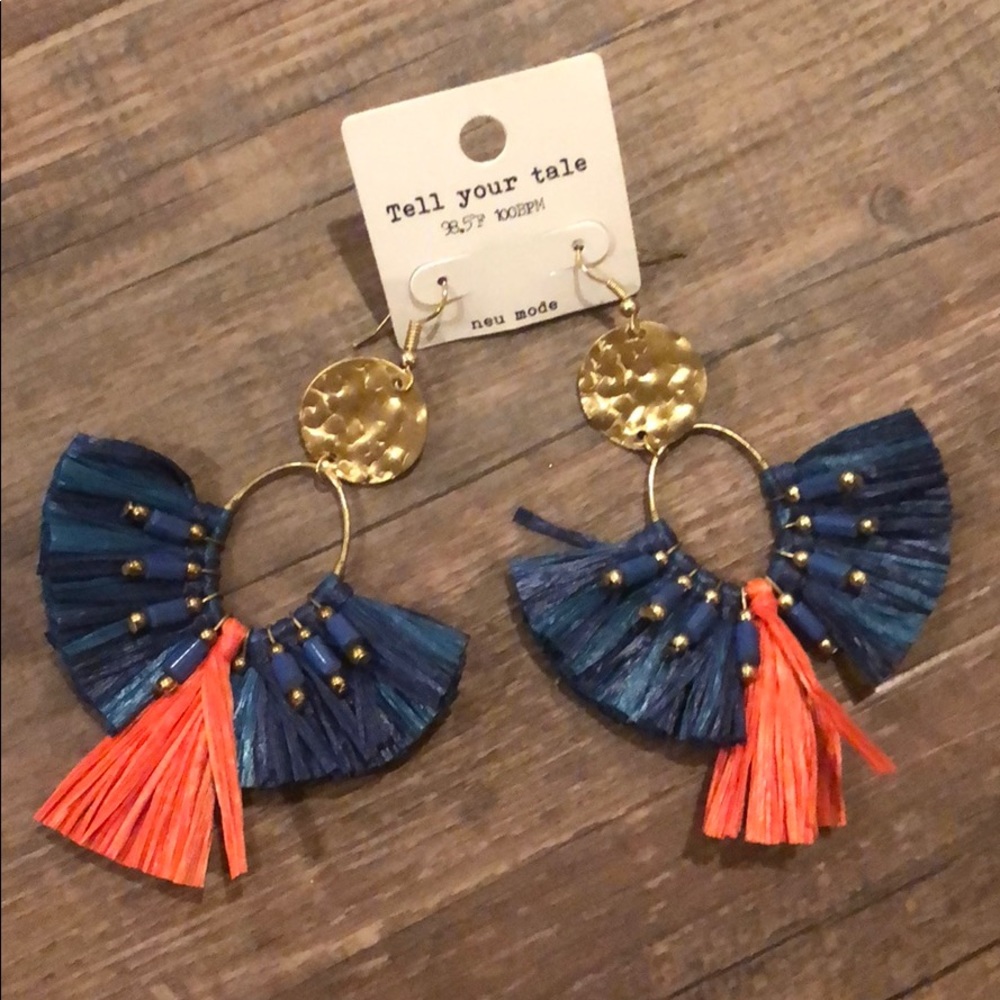 Dangle fashion earrings
